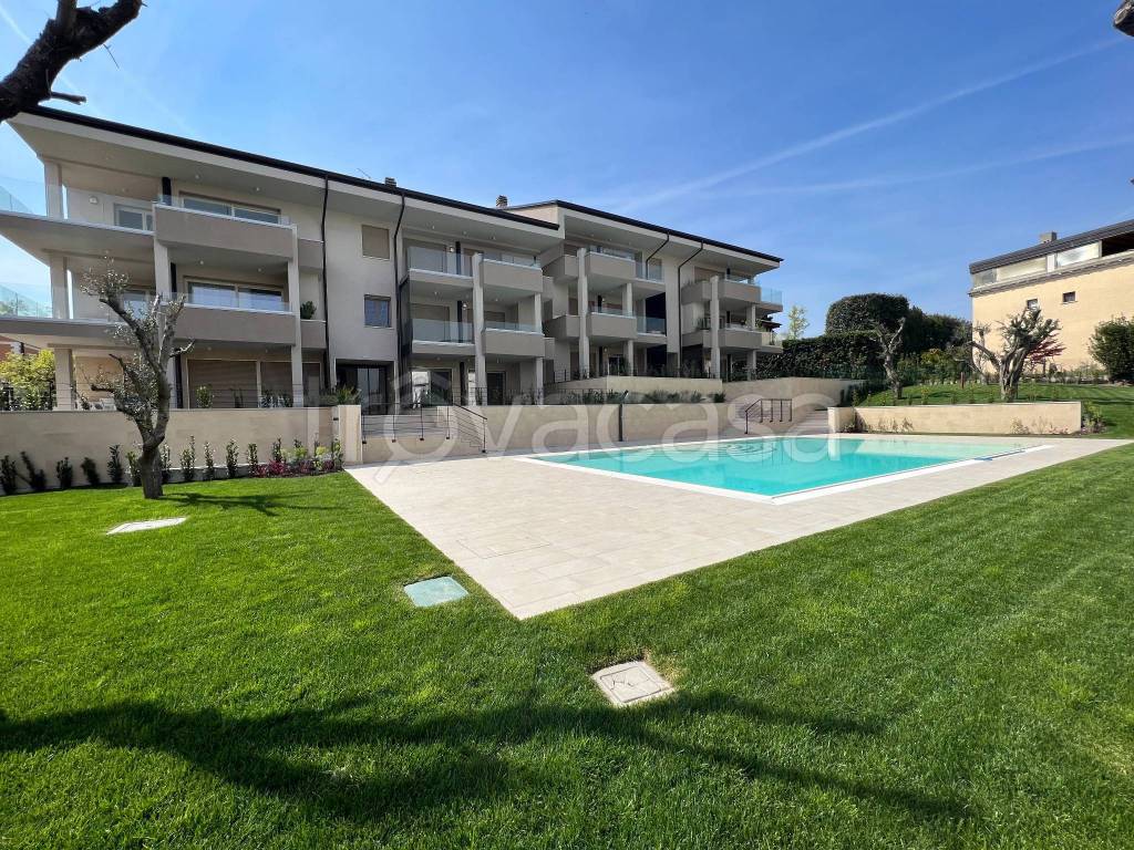 Appartamento in vendita a Desenzano del Garda via Pietro Calcinardi, 26