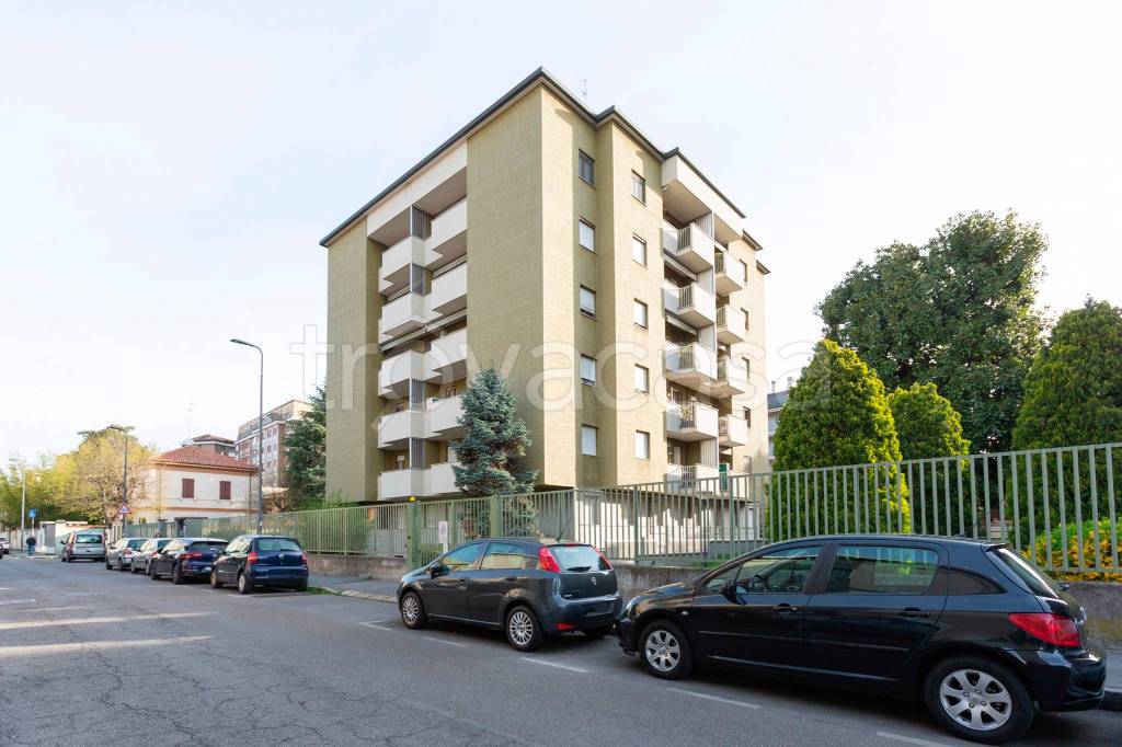 Appartamento in vendita a Milano via Rovigo