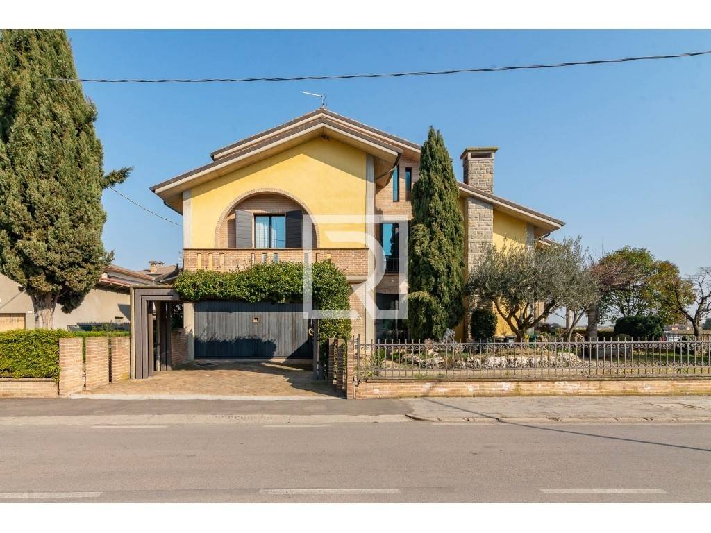 Villa in vendita a Bertinoro via Cavalli