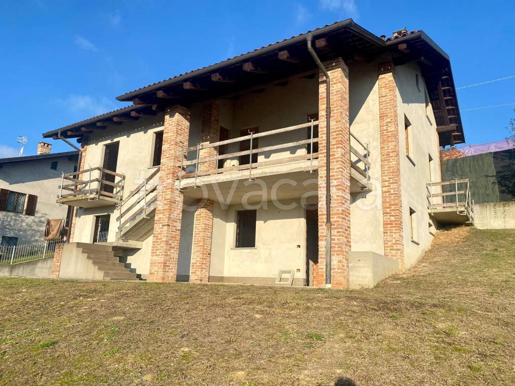 Villa in vendita a Baldissero d'Alba località Aprato