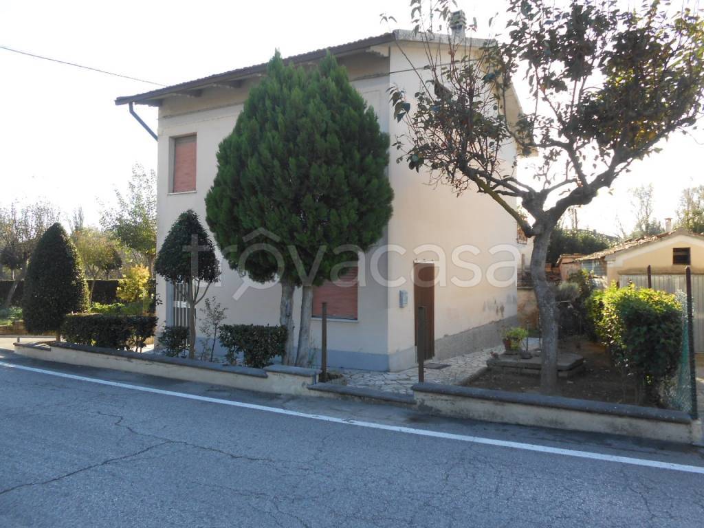 Casa Indipendente in vendita a Mondavio contrada Pianaccio, 43