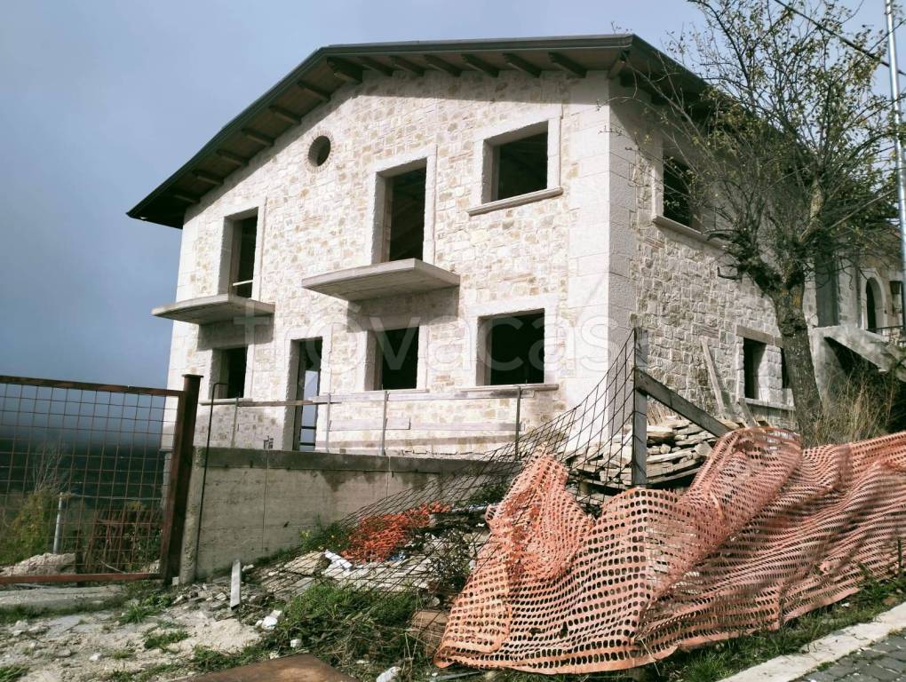 Appartamento in vendita a Castel di Sangro via Sopra la Fontana