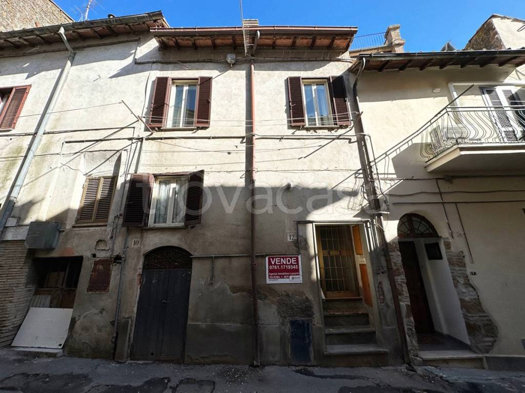 Appartamento in vendita a Nepi via Porta Porciana, 10