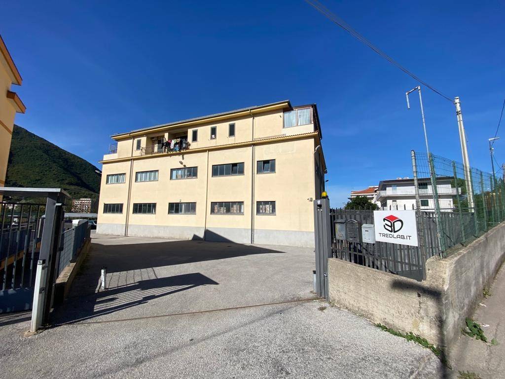 Capannone Industriale in vendita a Cava de' Tirreni via Alfonso d'Amico