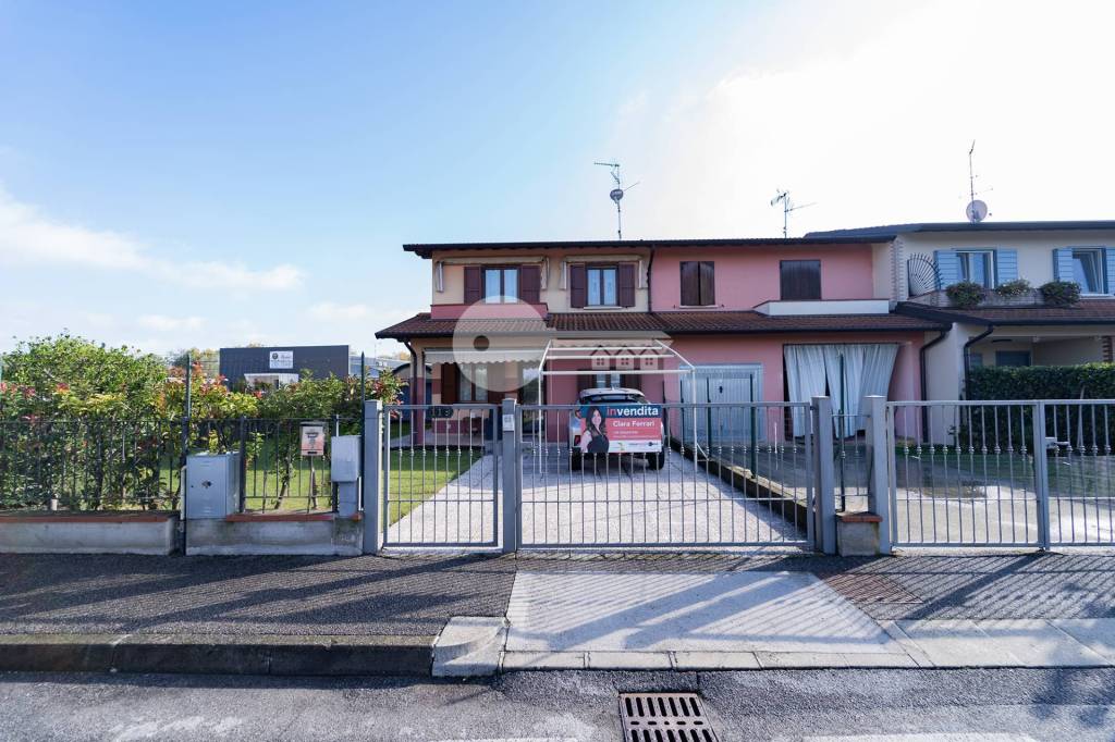 Villa a Schiera in vendita a Remedello via San Paolo, 116