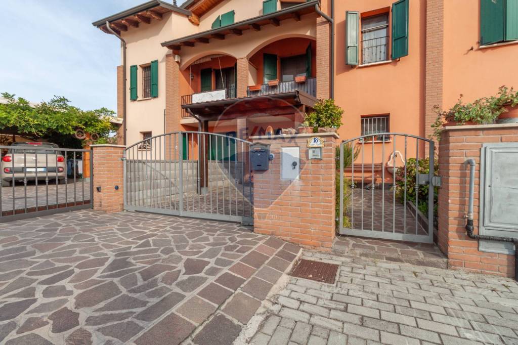 Villa a Schiera in vendita a Casalmaggiore via Montessori, 18