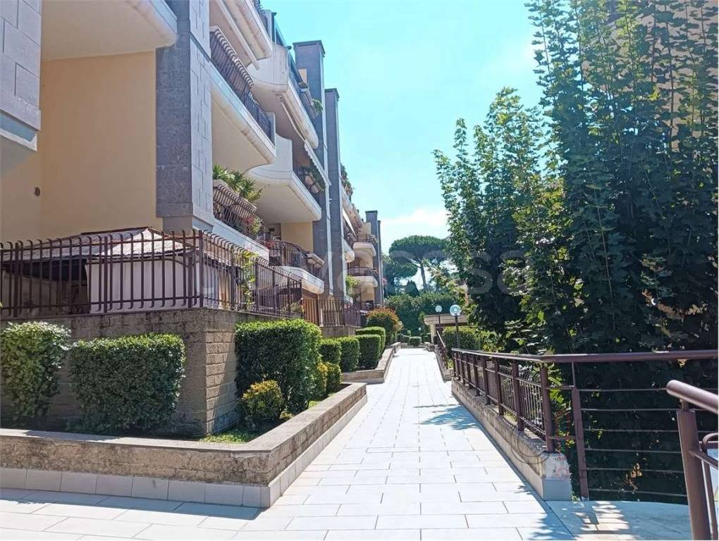 Appartamento in vendita a Marino via Antonio Segni