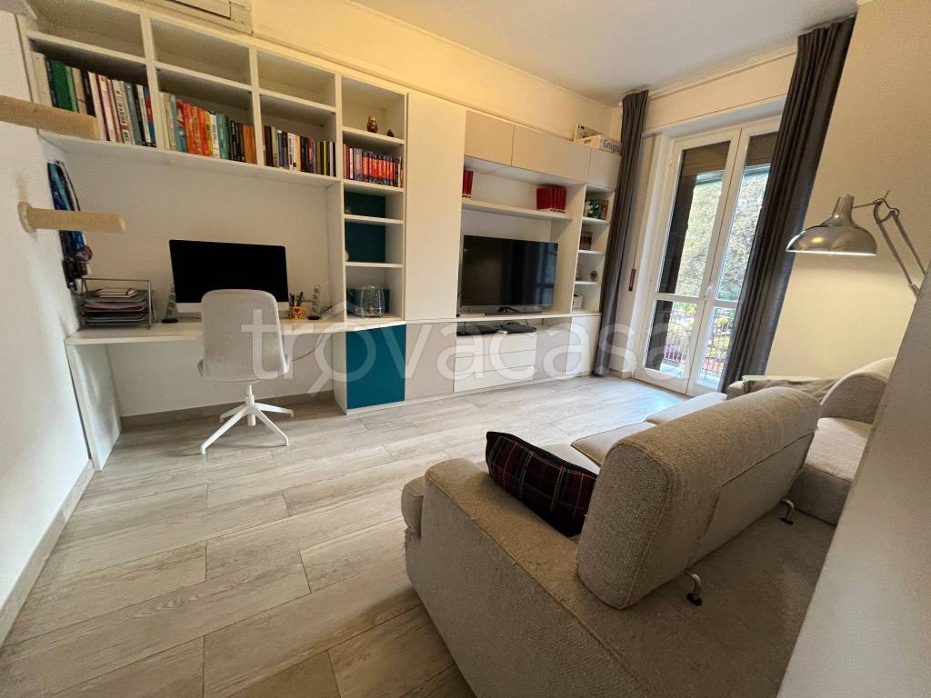 Appartamento in vendita a Milano via Giuseppe Massarenti, 26