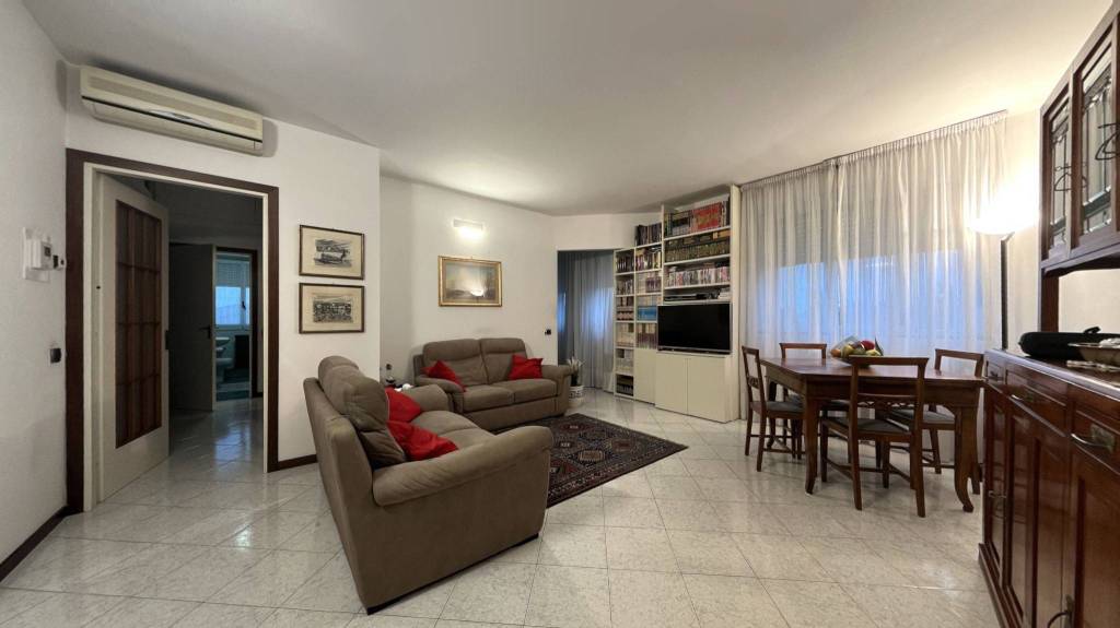 Appartamento in vendita a Lodi via Giuseppe Saragat, 6