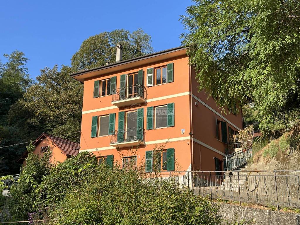 Villa Bifamiliare in vendita a Rossiglione via Papa Giovanni XXIII