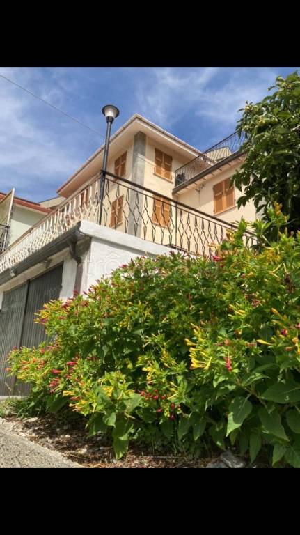 Villa in vendita a Genova via Torbella