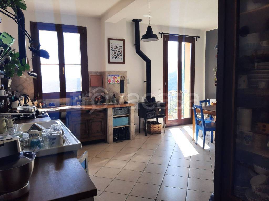 Appartamento in in vendita da privato a Castelvecchio di Rocca Barbena via Maggiore, 26