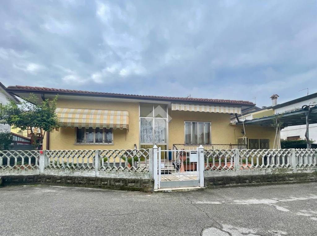 Villa in vendita ad Albignasego via Respighi, 8