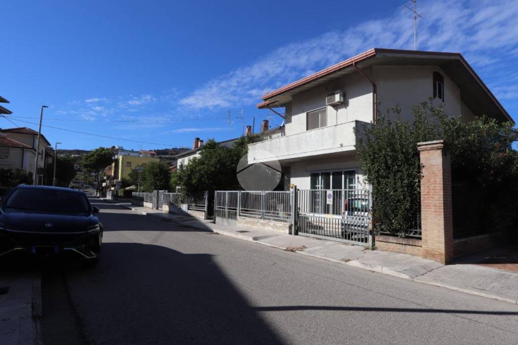 Casa Indipendente in vendita a Tortoreto via Giosuè Carducci, 25