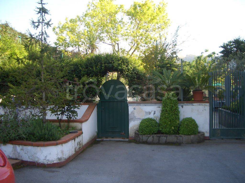 Villa a Schiera in in vendita da privato a Vico Equense via Raffaele Bosco, 82