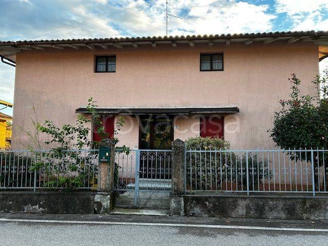 Casa Indipendente in in vendita da privato a Fanna via Mioni, 52