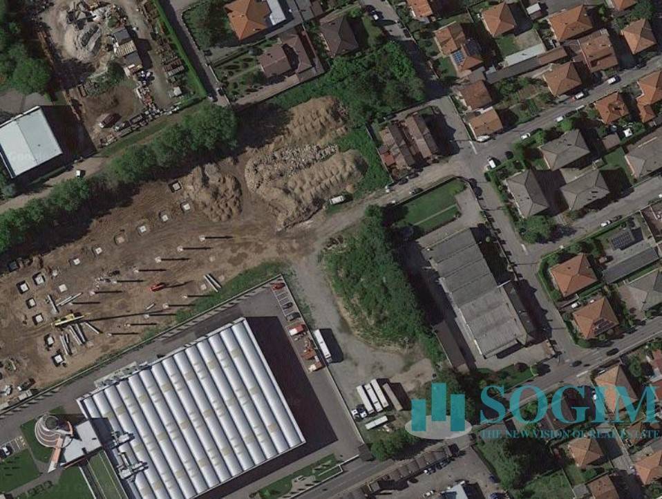 Capannone Industriale in vendita a Cassano Magnago via Boscaccio, 31