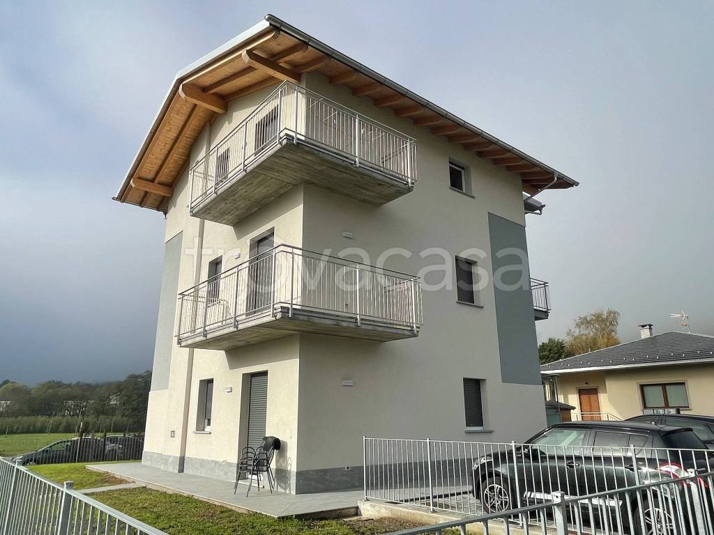 Appartamento in vendita a Villa di Tirano via Campagna, 5