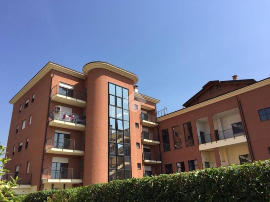 Appartamento in vendita a Pessano con Bornago via Luigi Einaudi, 10