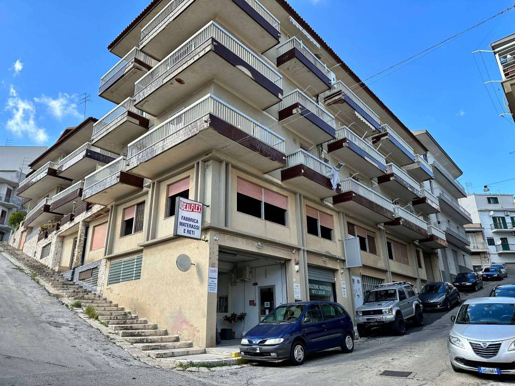 Ufficio in vendita a Ragusa via del Noce, 5