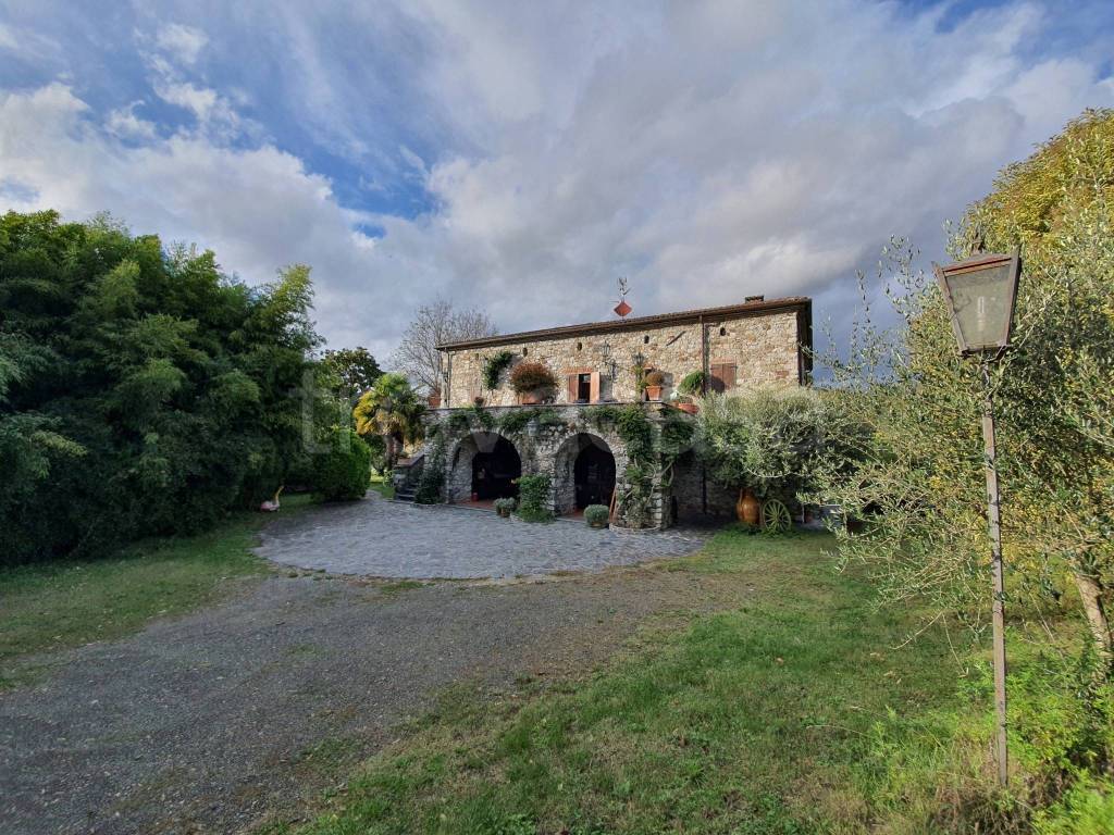 Casale in vendita a Villafranca in Lunigiana viale Italia