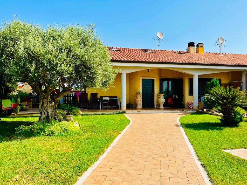 Villa Bifamiliare in vendita ad Anzio via San Vito, 29