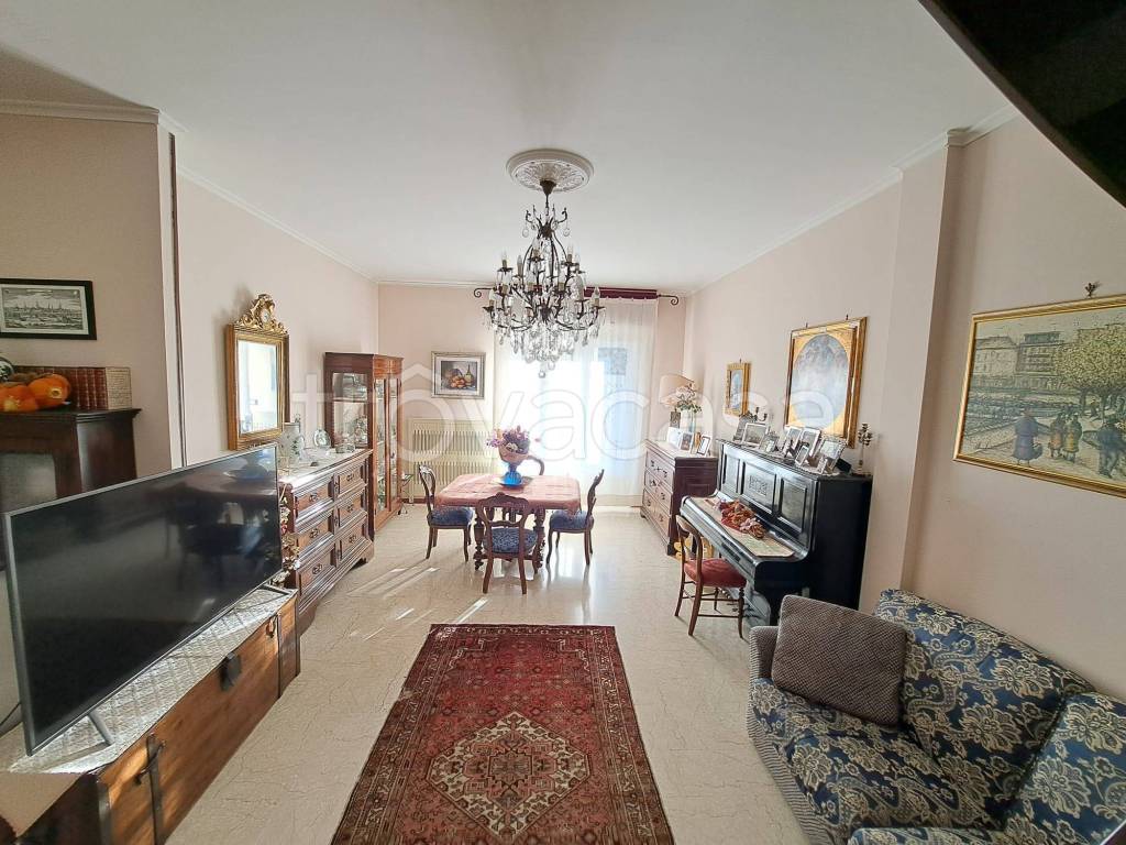 Appartamento in vendita a Parma via Argonne, 3
