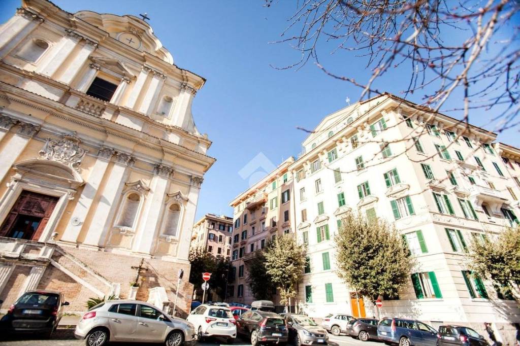Appartamento in vendita a Roma via Nicolò III