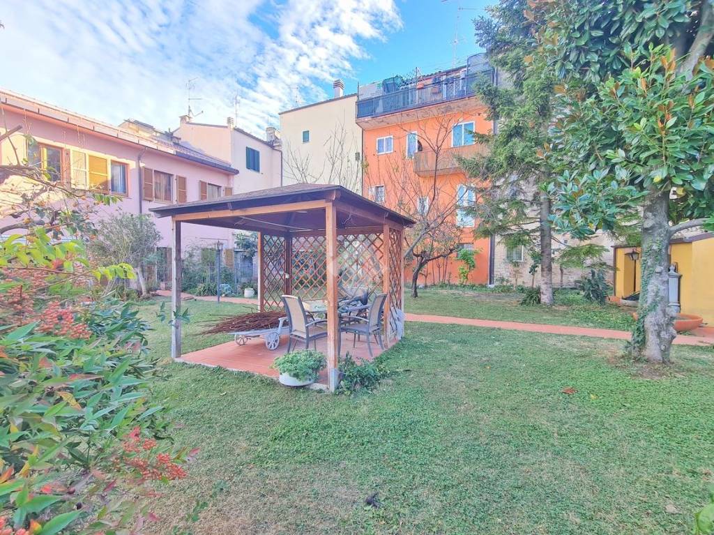 Casa Indipendente in vendita a Chieti via Gabriele Rossetti, 35