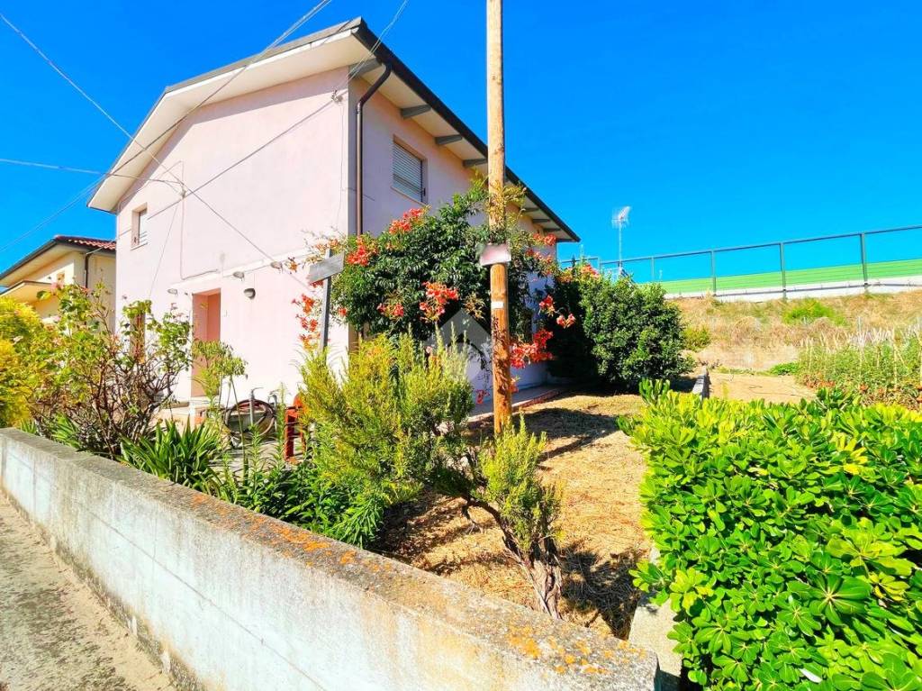 Villa in vendita a Porto San Giorgio via e. Fermi, 27