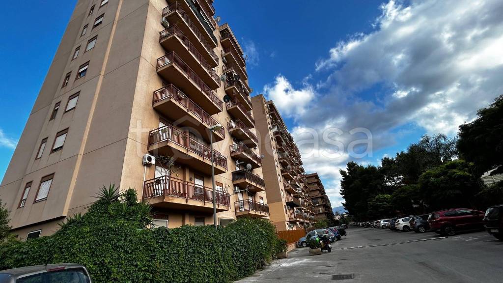 Appartamento in vendita a Palermo via Casalini, 256