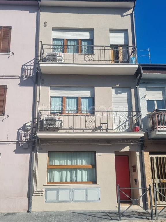 Casa Indipendente in vendita a Civitanova Marche via Cristoforo Colombo