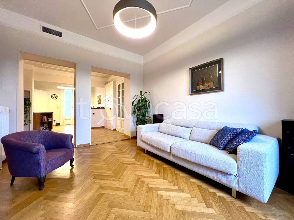 Appartamento in affitto a Milano viale Regina Margherita