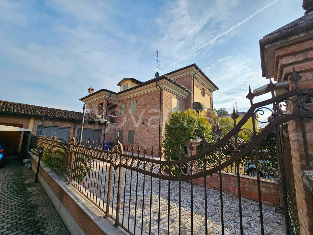 Villa Bifamiliare in vendita a Soliera