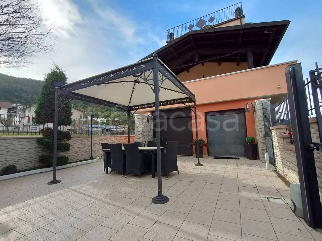 Villa Bifamiliare in vendita a L'Aquila