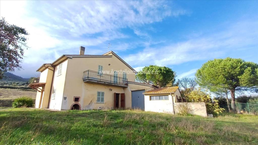 Villa in vendita a Cetona via Roma, 41