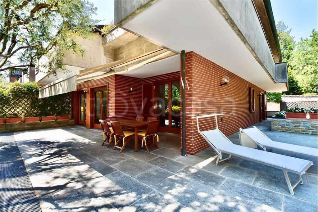 Villa in vendita a Cantù via Ariberto