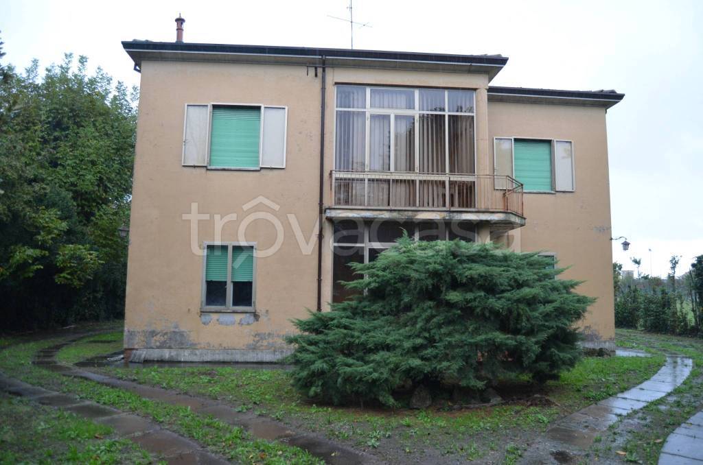 Villa in vendita a Lugo via 8 Marzo