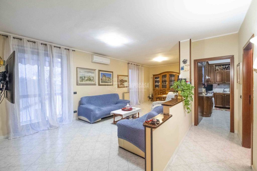 Appartamento in vendita a Cerano via Alessandro Volta
