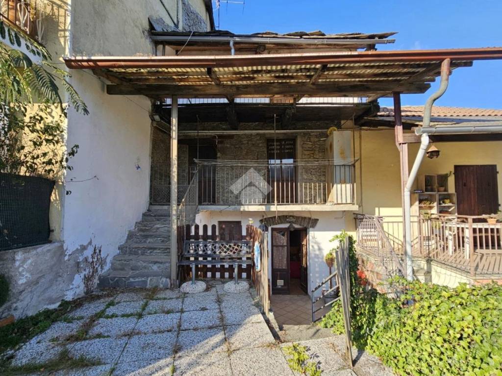 Casa Indipendente in vendita a San Germano Chisone borgata burno, 8