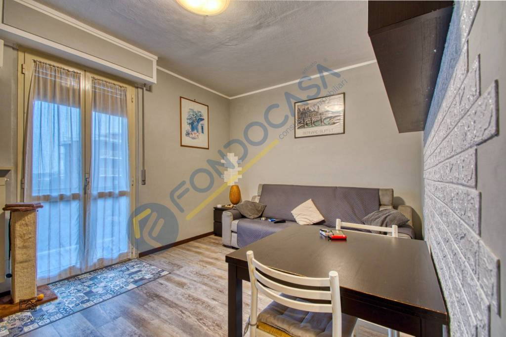 Appartamento in vendita a Senago piazza Giovanni xxiii, 61