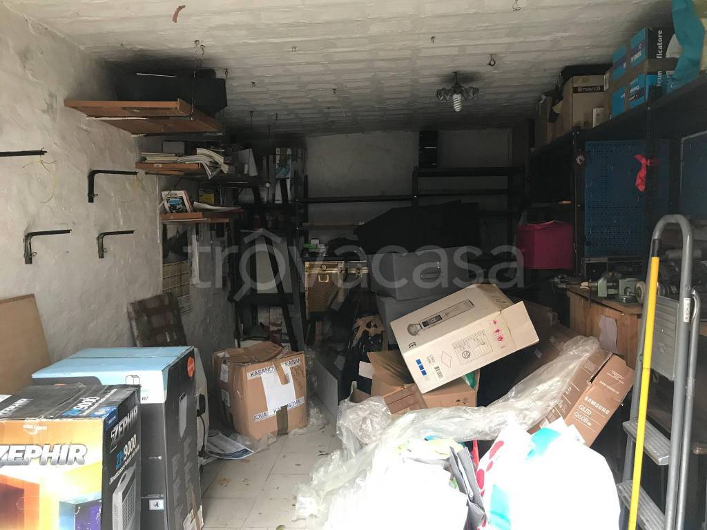 Garage in vendita a Macerata via Dante Alighieri