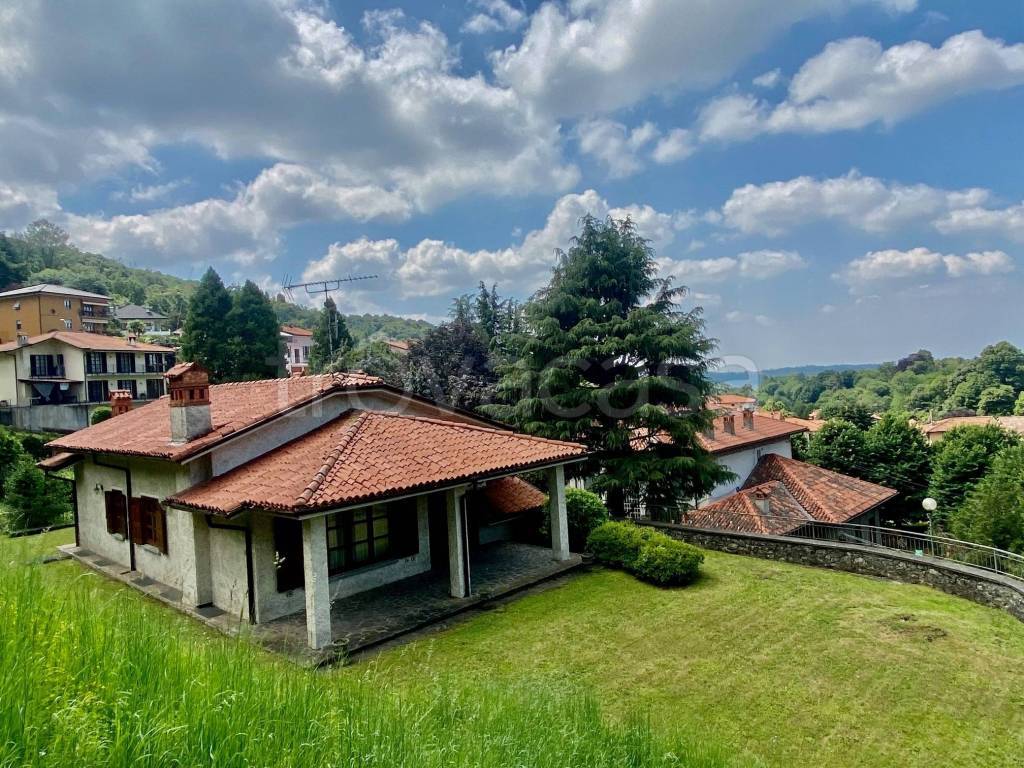 Villa in vendita a Ello via Giovanni Pascoli
