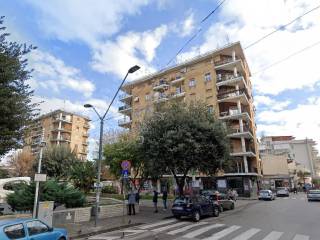 Negozio in affitto a pomigliano d'arco piazza giovanni leone