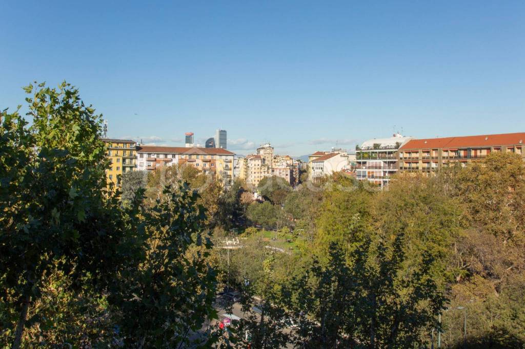 Appartamento in vendita a Milano viale Carlo Troya, 2