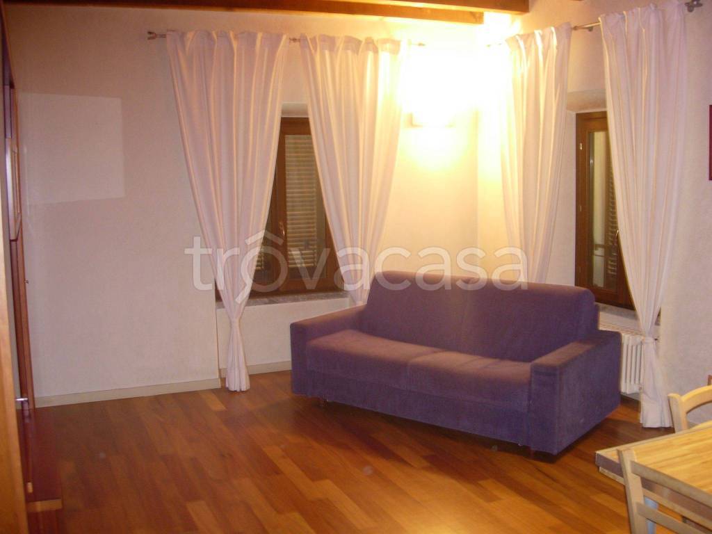 Appartamento in in vendita da privato a Cantù via Catania, 14