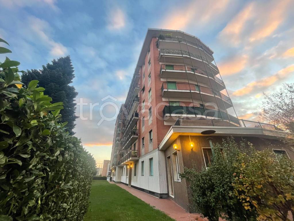Appartamento in vendita a Garbagnate Milanese via Monviso, 115