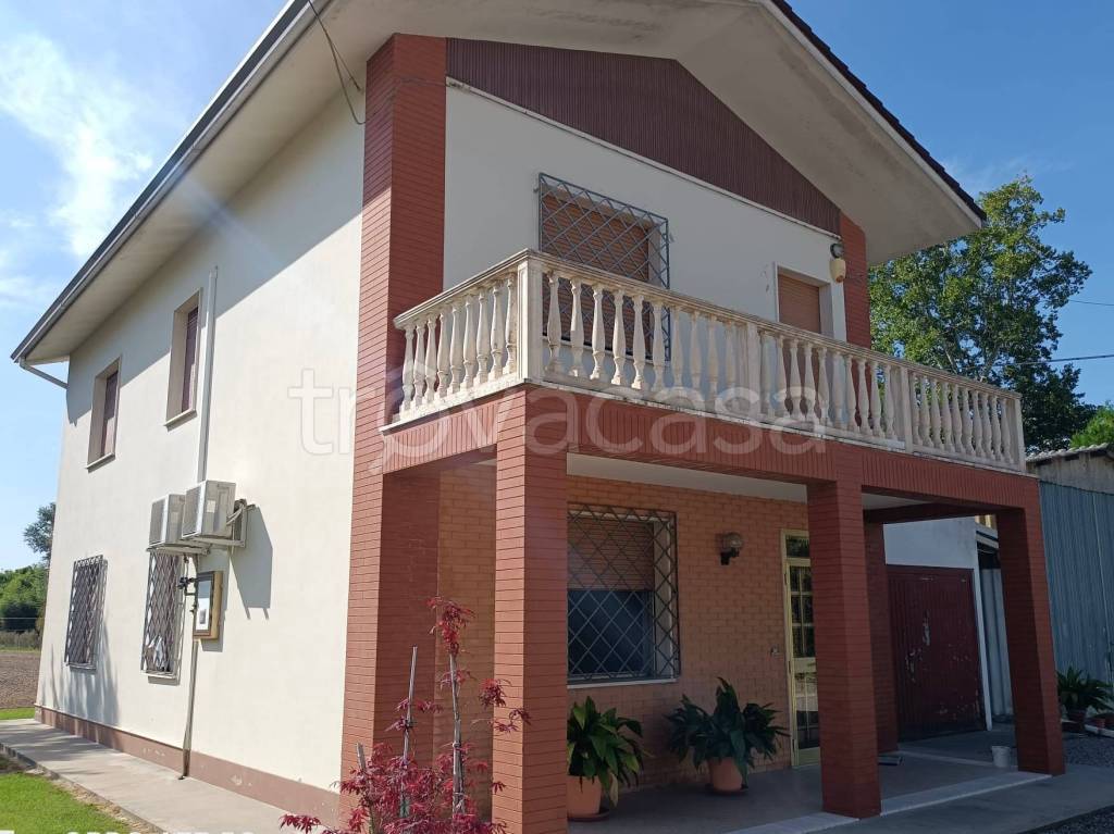 Villa in vendita a Vigarano Mainarda via Antonio De Curtis Totò, 13