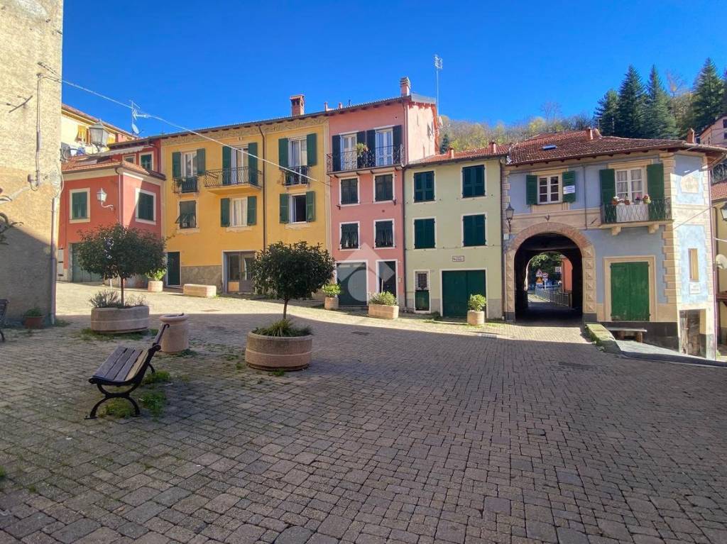 Appartamento in vendita a Torriglia via Giuseppe Garibaldi, 3