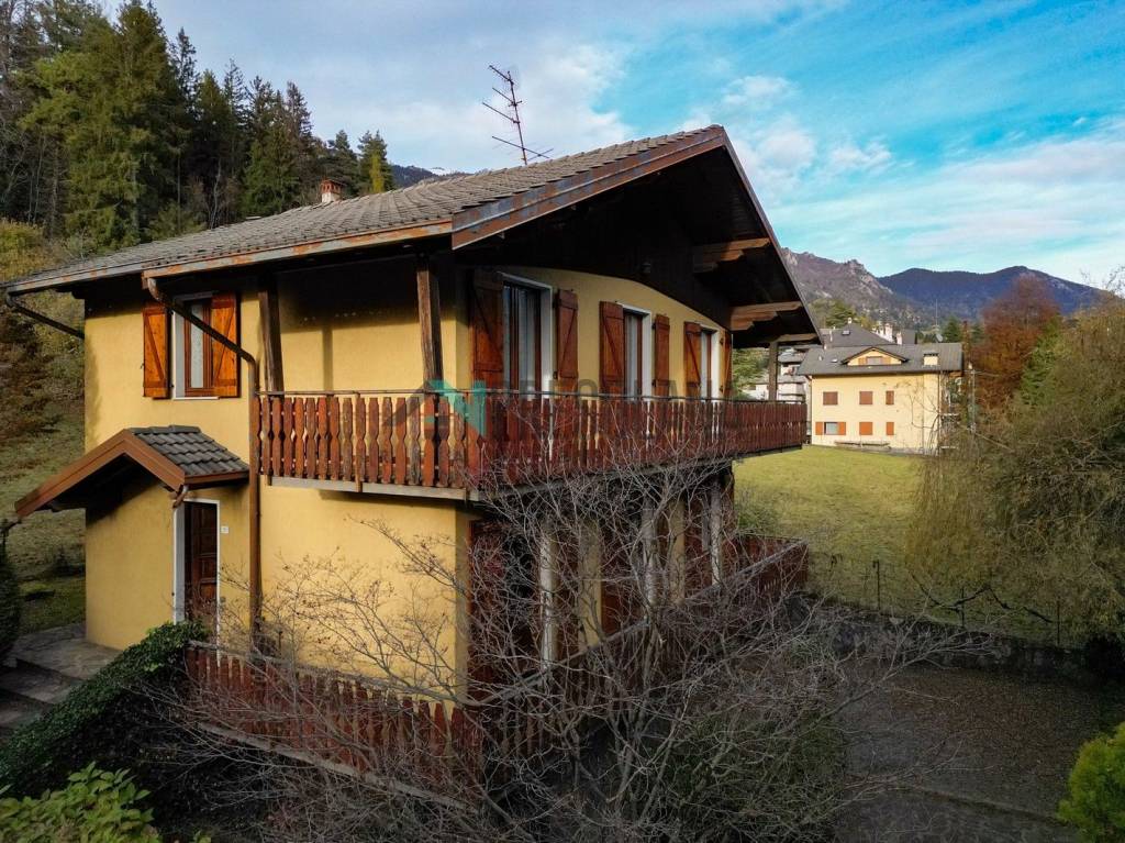 Villa in vendita a Castione della Presolana via Sant'Antonio, 45